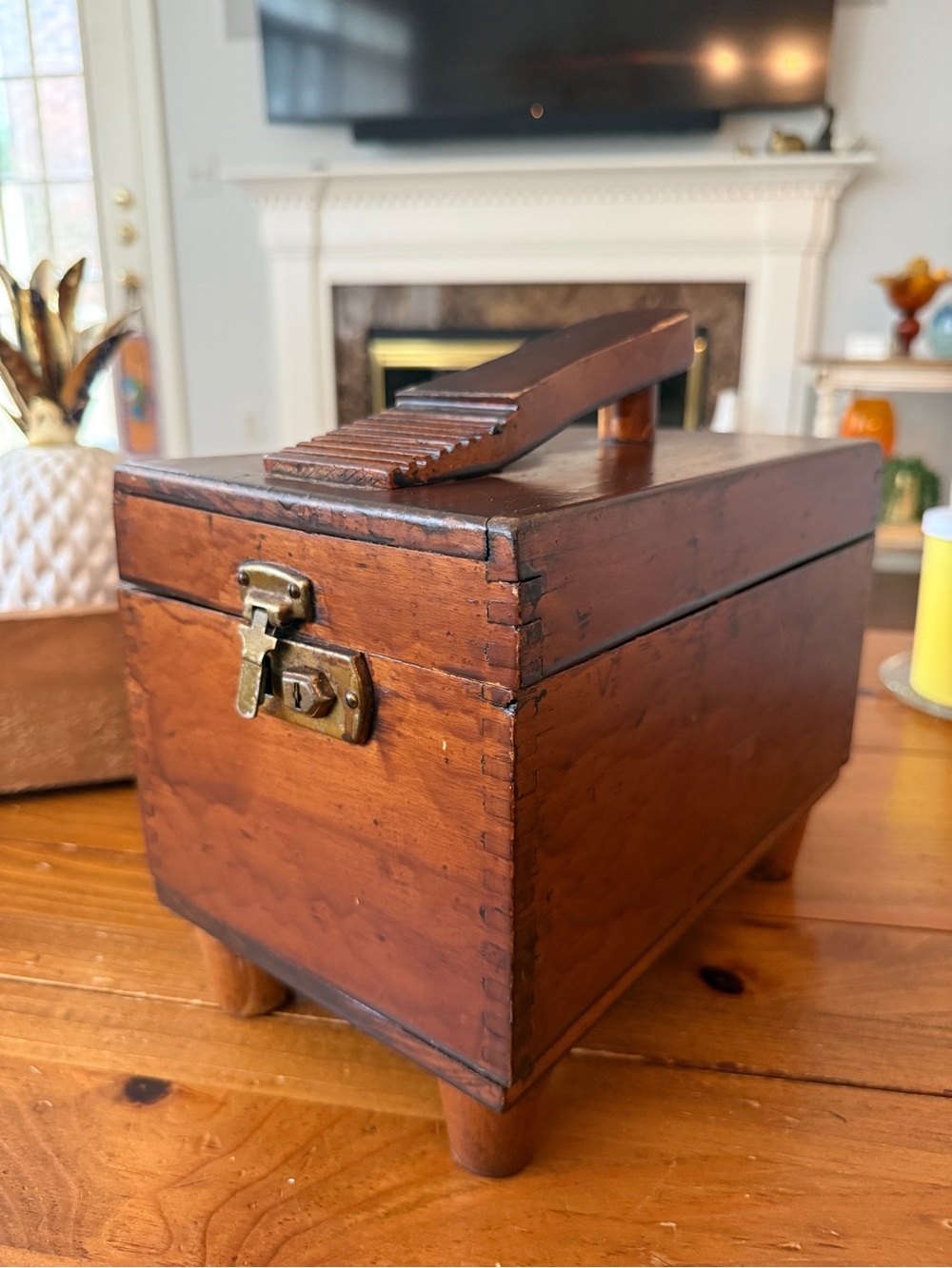 Wooden Shoe Shine Box Vintage.  Box Only.     Beautiful